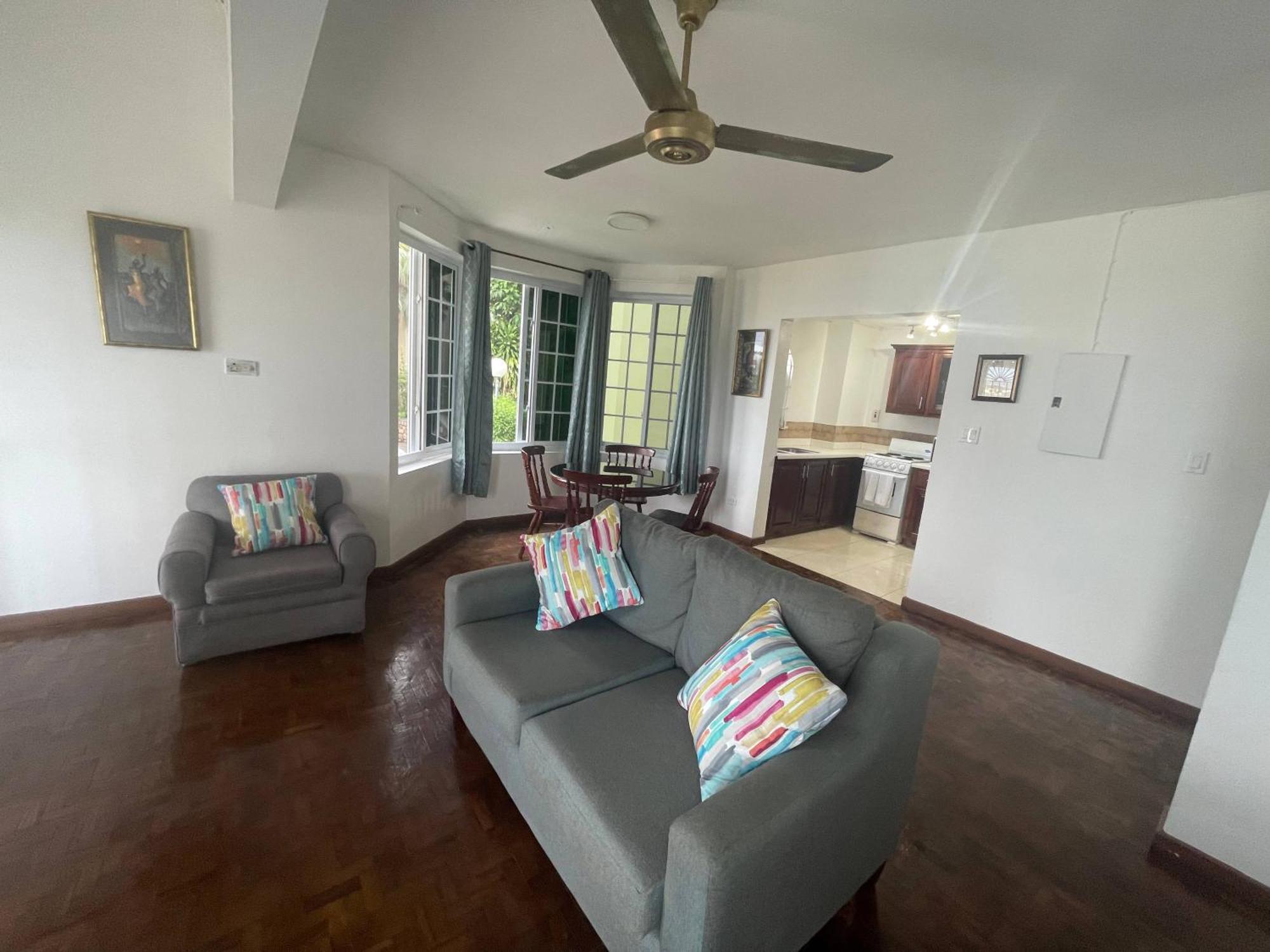Oceanbreeze Jamaica Penthouse, 7-Minute Walk To Beach Ocho Rios Ngoại thất bức ảnh